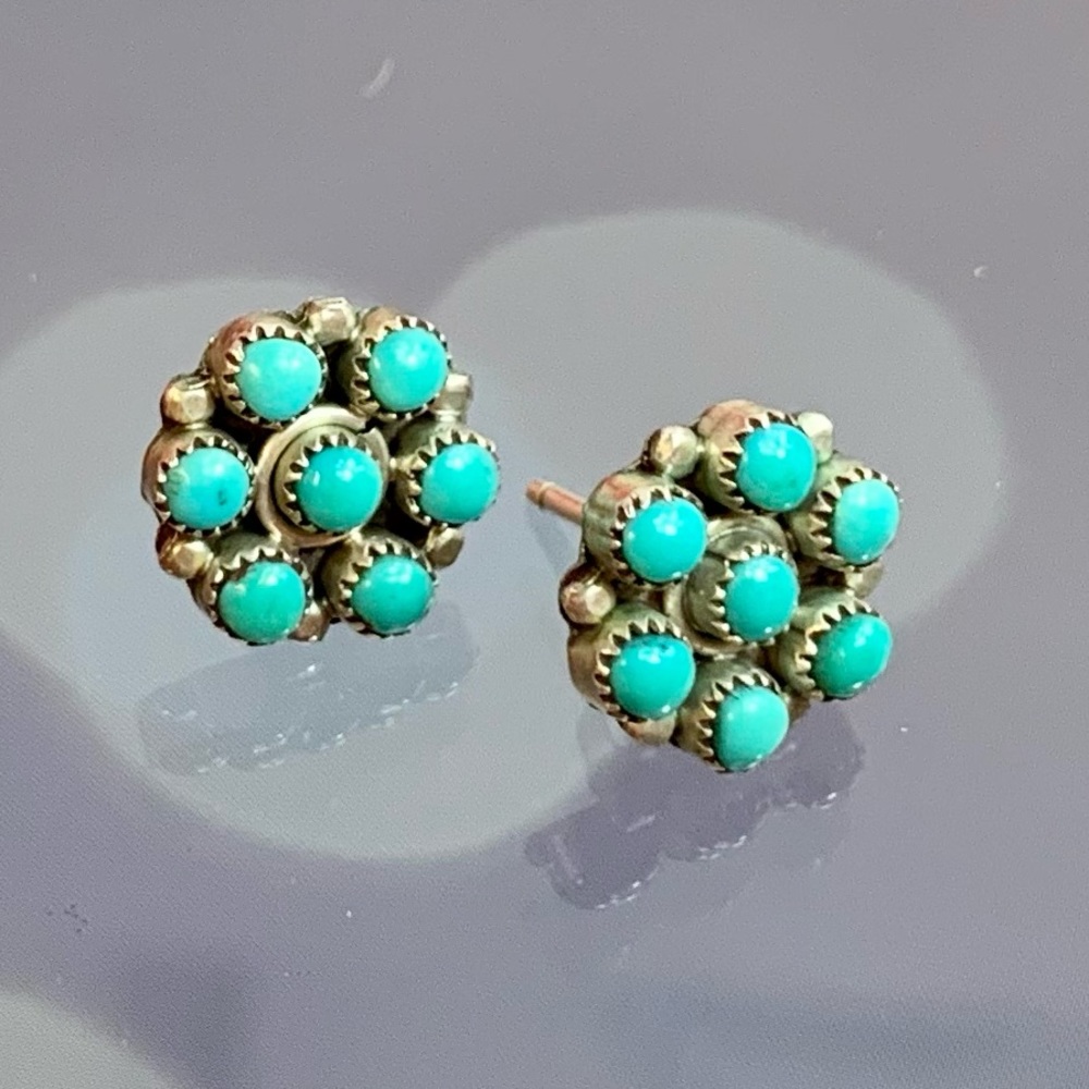 Turquoise Floral Silver Earrings - Picture 3 of 6